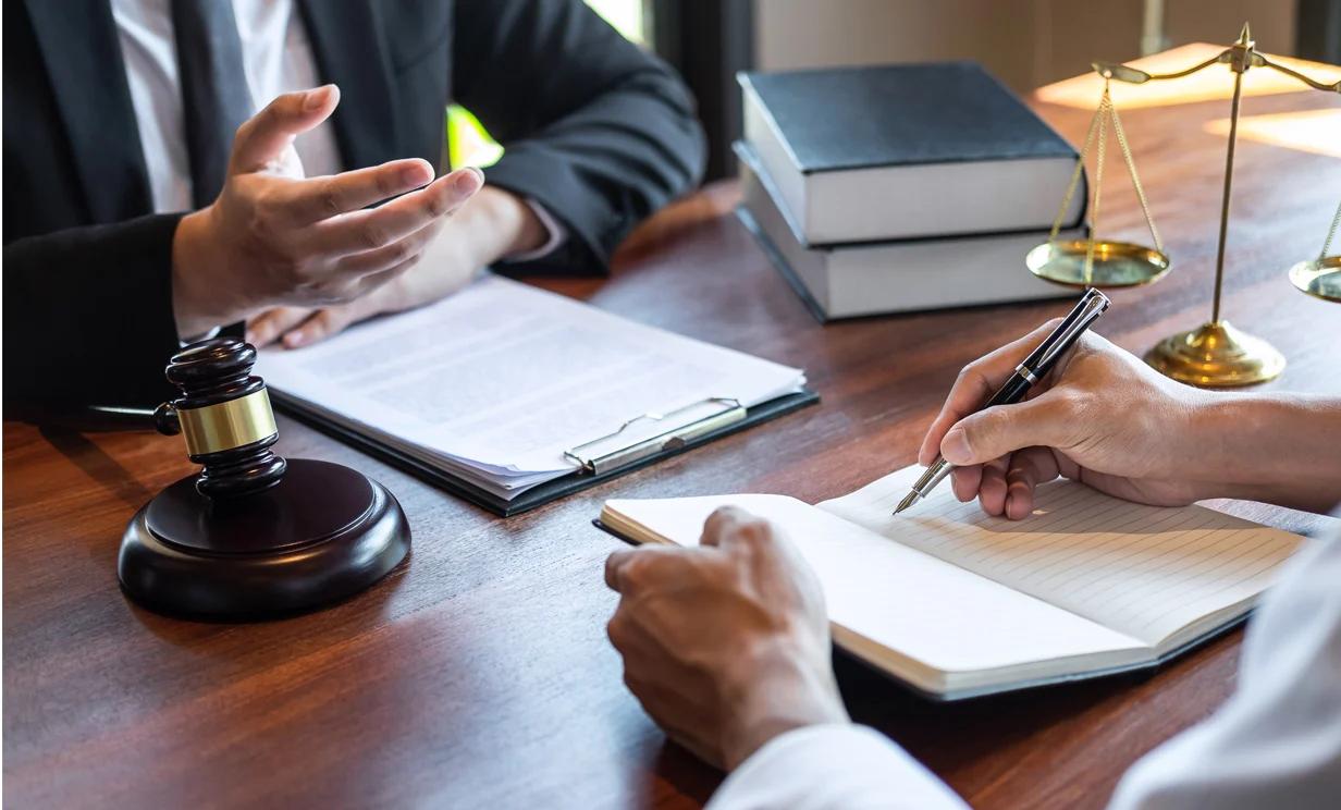 Váš dôveryhodný právny partner pre každú situáciu